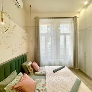 Logodi #castle #freeparking Apartment